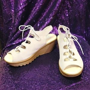 SKETCHERS Memory Foam Sandal size 7